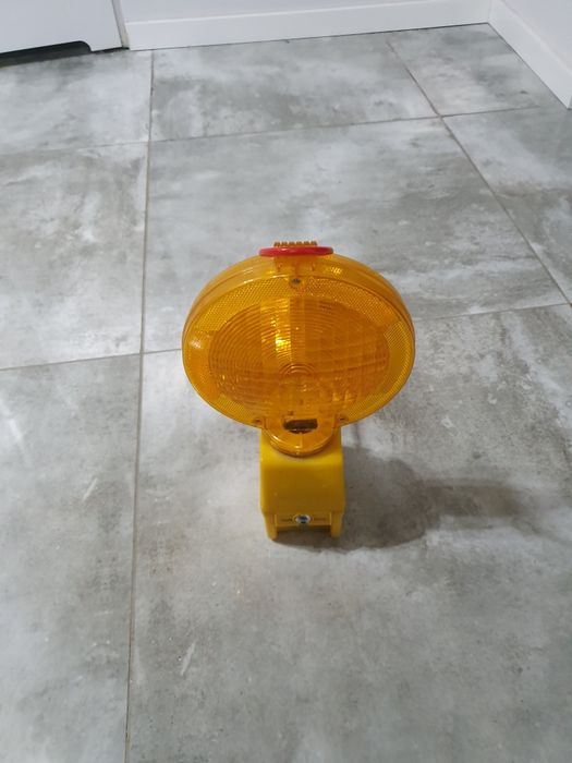 Światło  awaryjne  lampa  ostrzegawcza