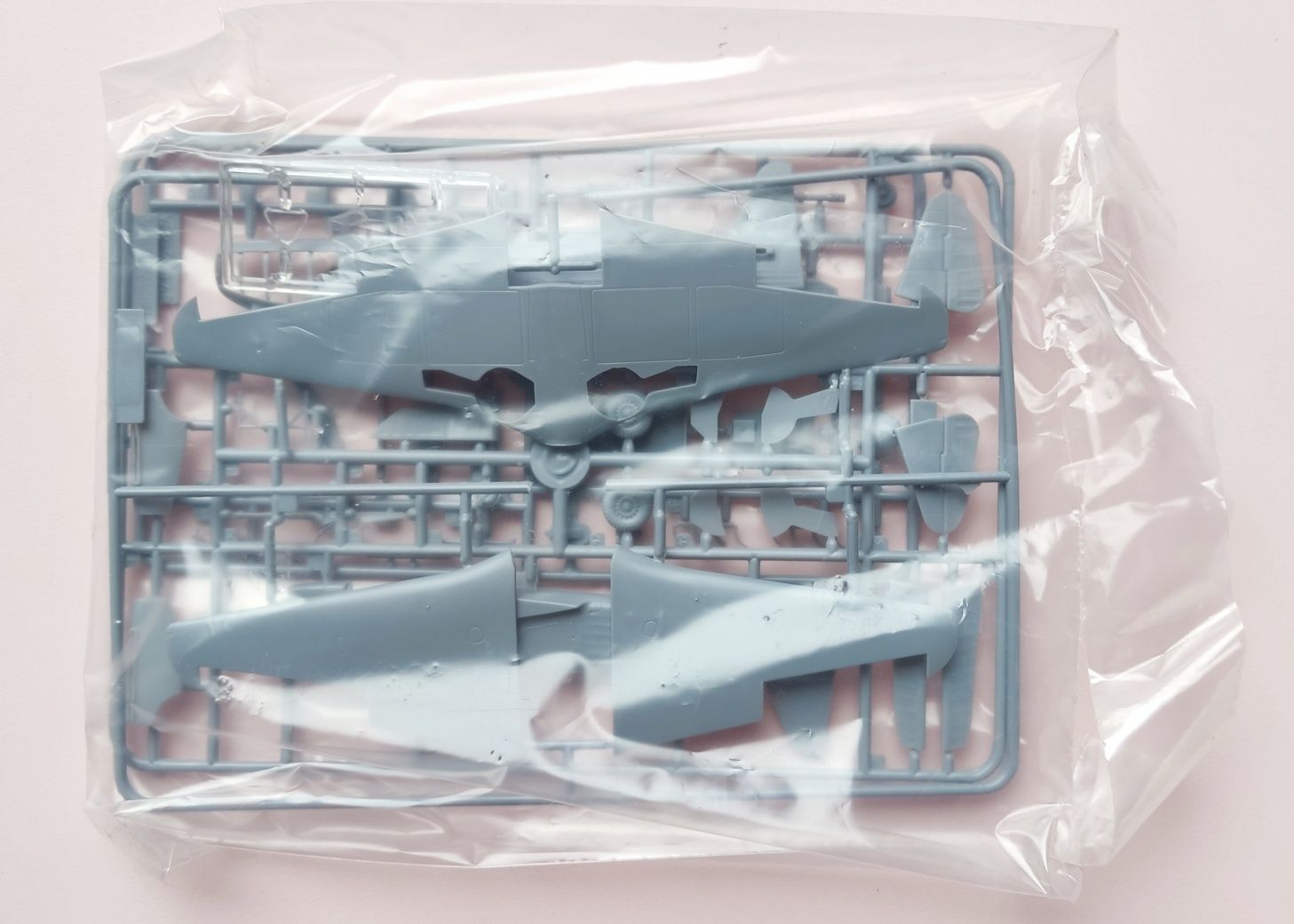 1/48 ICM Yak-9DD "WWII Soviet Long Range Fighter"