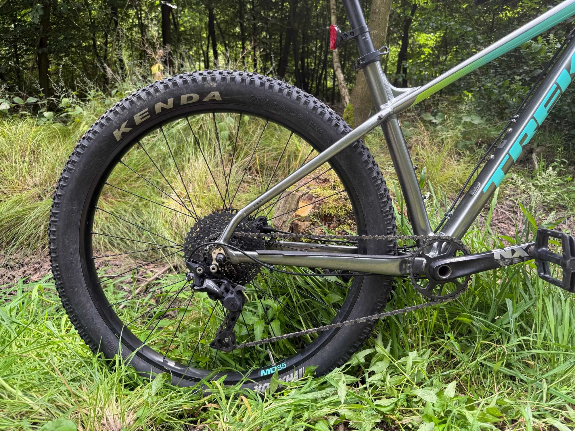 MTB Trek Roscoe 6, rama M/L, kola 27,5 rok 2021
