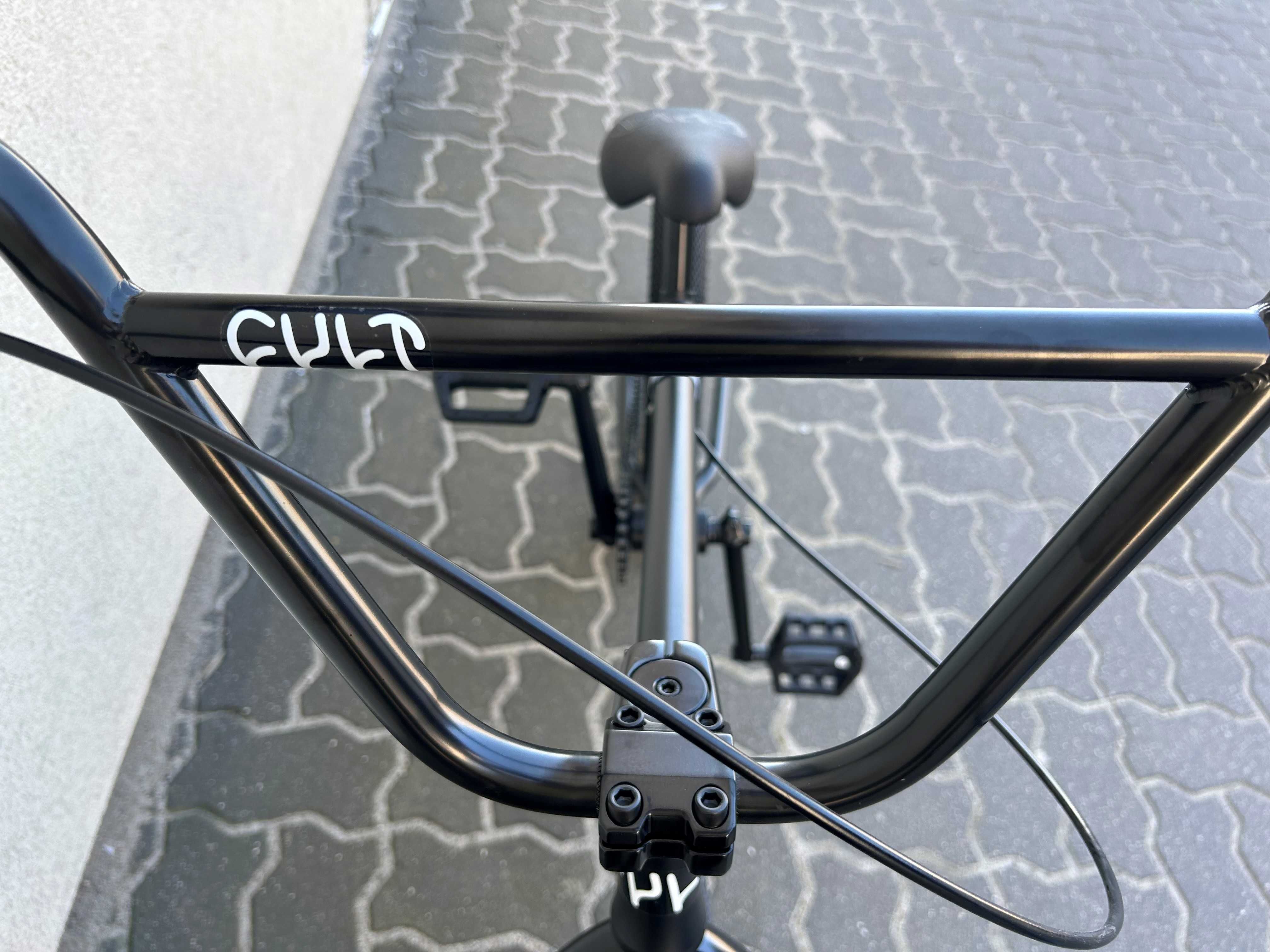 Rower BMX CULT ACCESS - jak nowy, przejechane 4 km , CULT 65PSI MAX