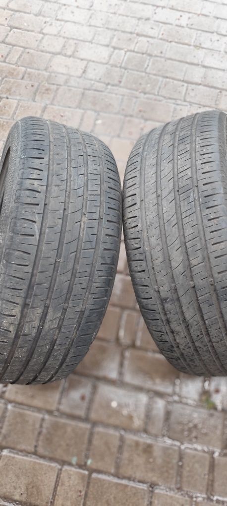 Продам два колеса 215/55/r17 резина літо 2019року виготовлення