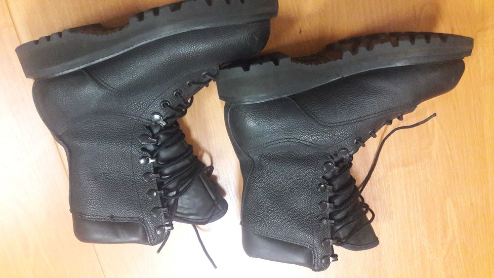 Берци Канадские GORE-TEX  маленький размер.