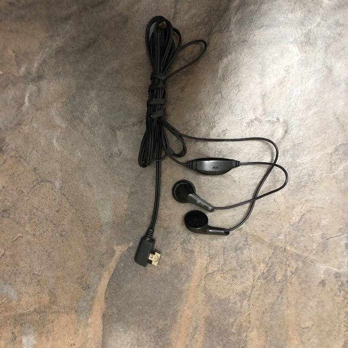 Оригинальные наушники LG с микрофоном (разъём LG)