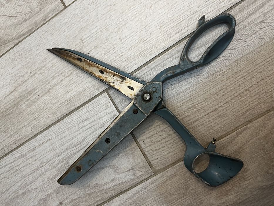 Stare radzieckie nożyce PRL