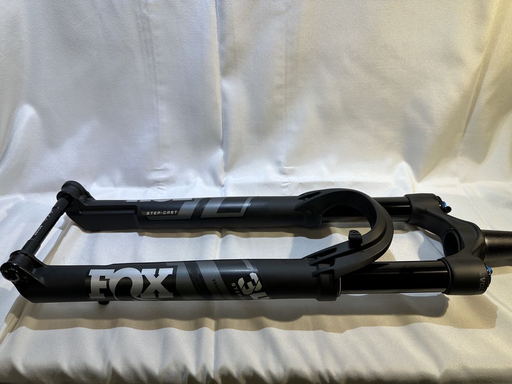 Amortyzator Fox Performance 34 Step-Cast, Float EVOL air spring.