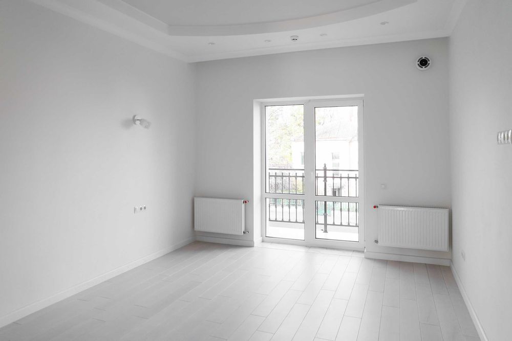 Будинок з сучаним ремонтом та технікою під представництво, офіс