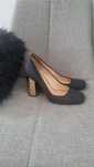 Tory Burch buty na obcasie