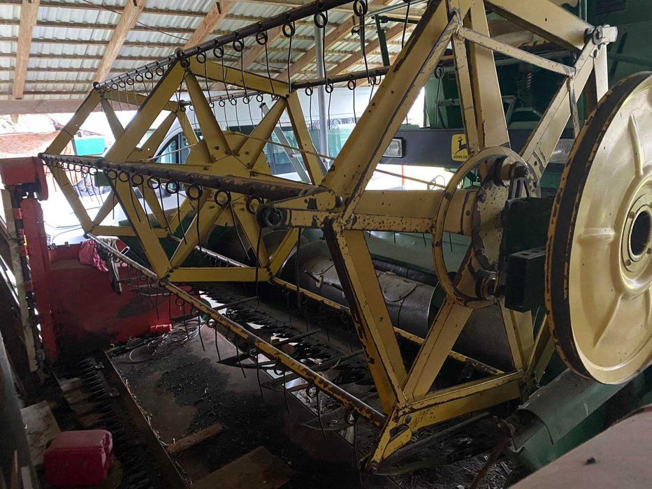 Продам жатку  3 метри до зернозбирального комбайна JOHN DEERE