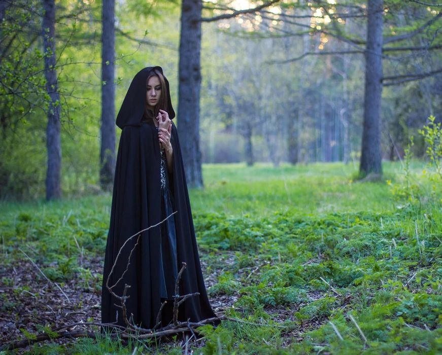 Peleryna Płaszcz Z Kapturem Karnawałowy Unisex Satynowy Czarny