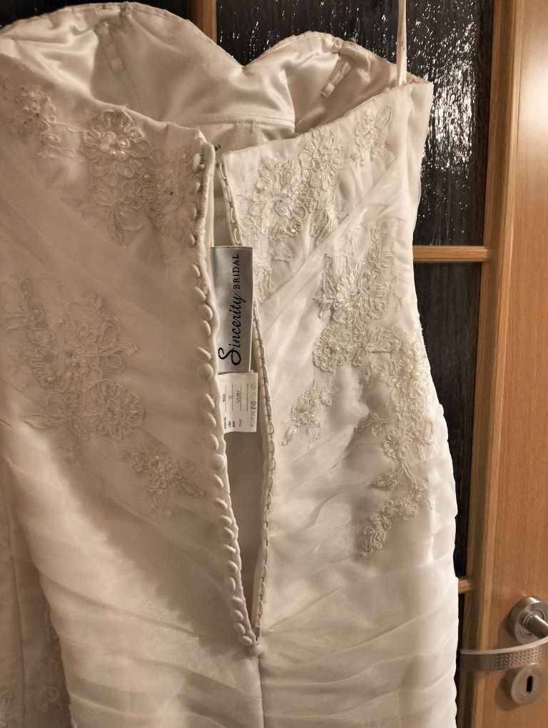 Śliczna suknia ślubna biała, używana, rozmiar M/38 na 165 cm