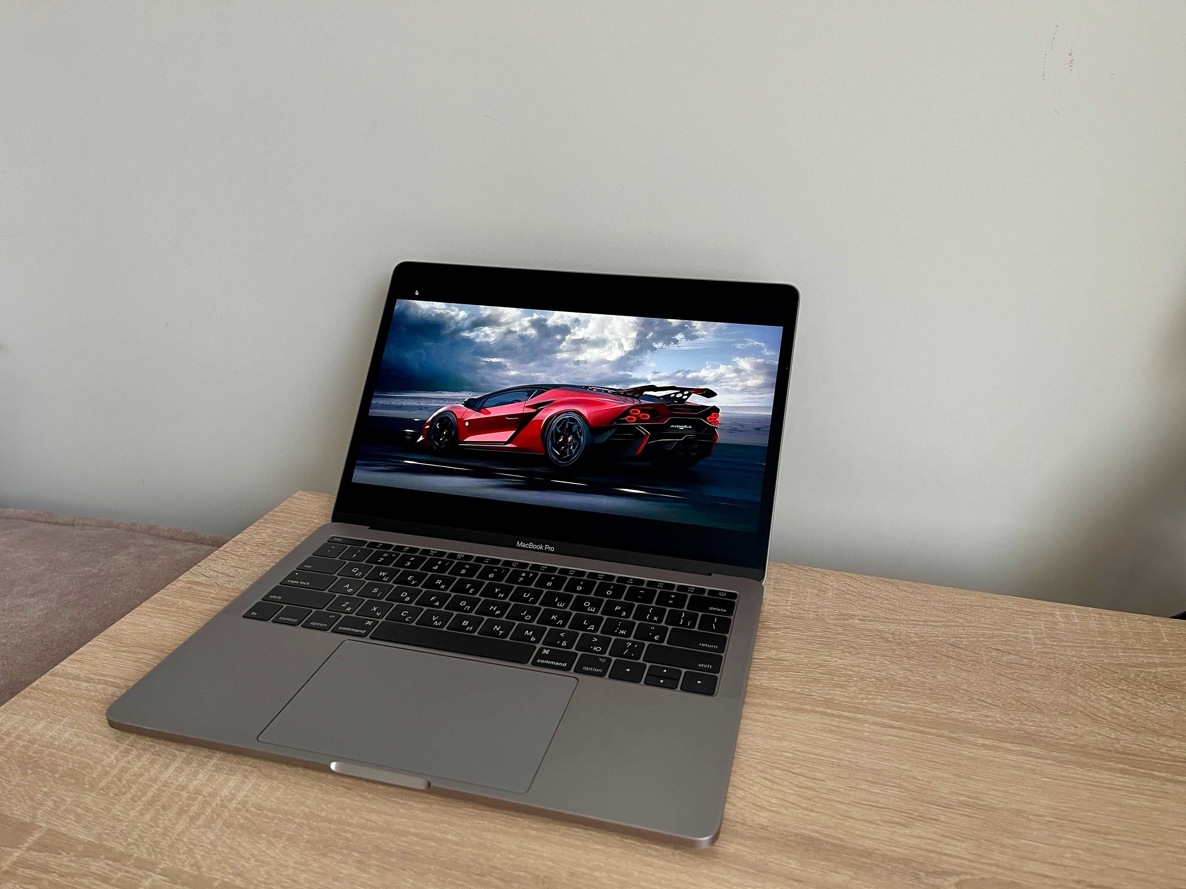 MacBook Pro 13 / 2016 / i7 3.4 Hz/ 16 / 512 /акб 90% 8 час/ 1.3кг/Gray