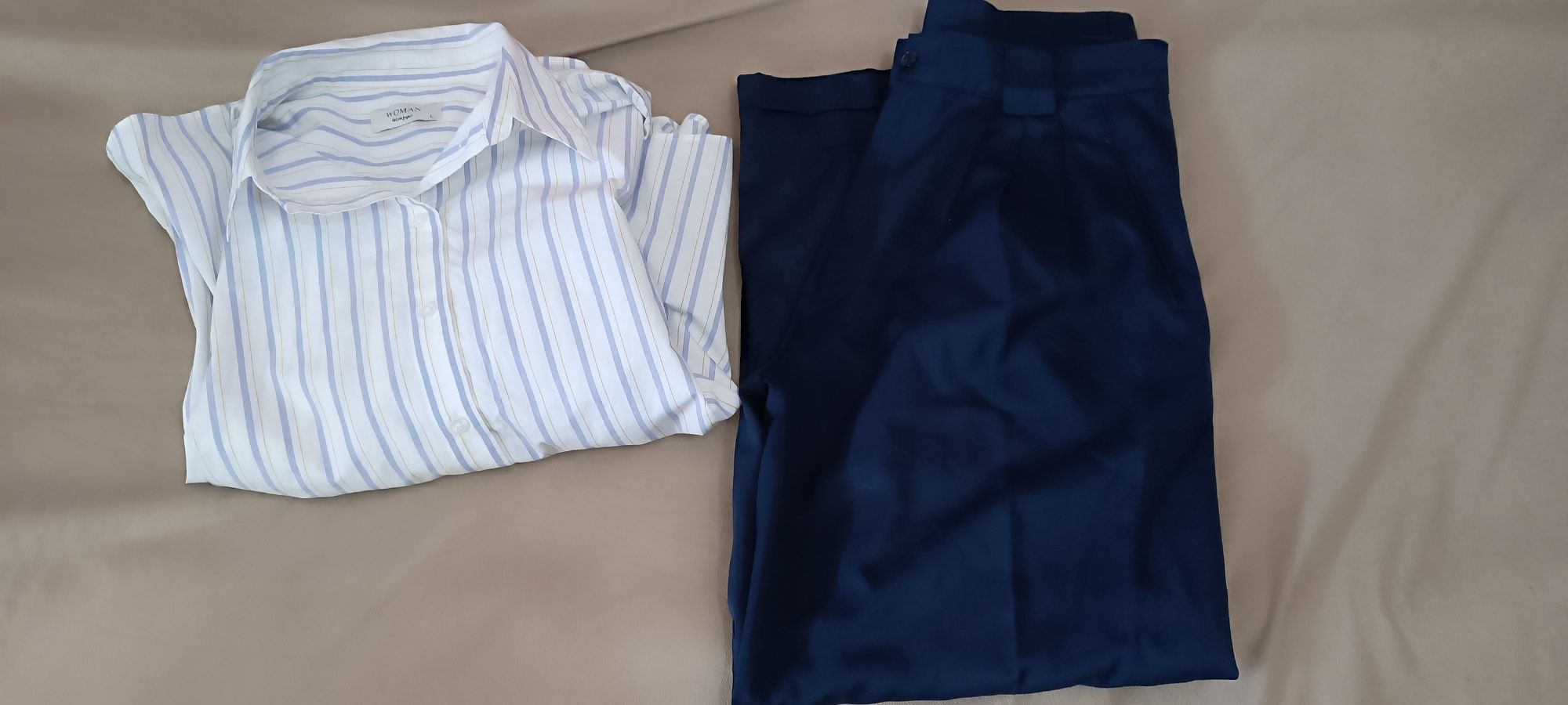 Conjunto de calças e camisa