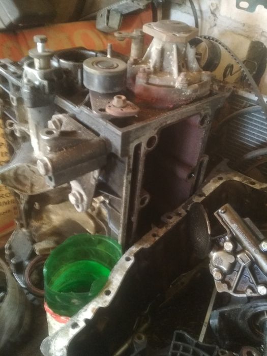 Двигателя ГБЦ  Рено 21 -25 бензин 1.7-2.2 та дизель 2.1