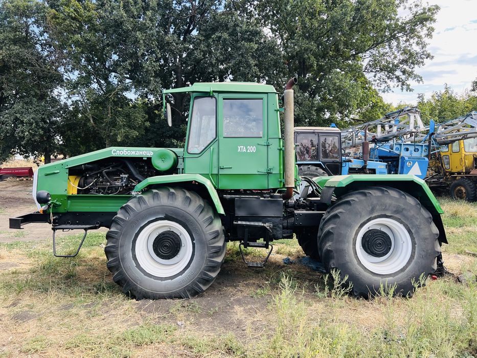 Трактор ХТА-200 Слобожанець