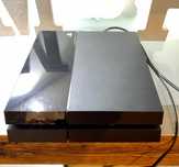 Zestaw ps4+2 pady+16 gier+stacja ładowania padów