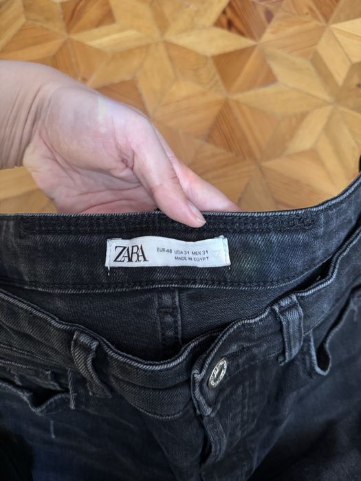 Czarne jeansy Zara z przetarciami