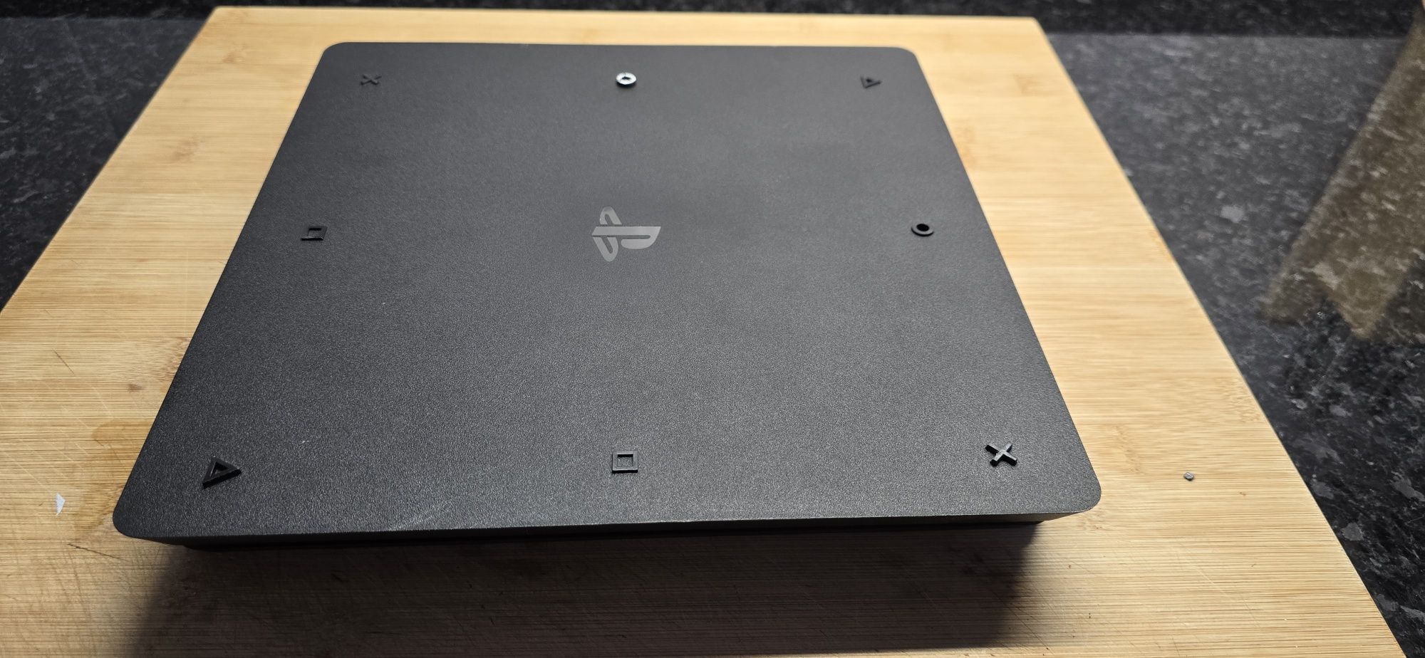 Playstation 4, 400GB