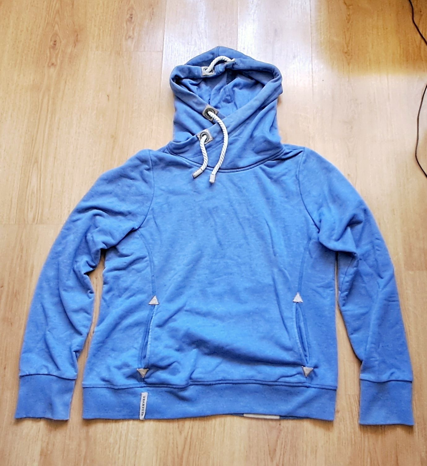 Bluza z kapturem reserved