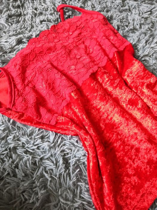 Czerwony top koronka welur S XS