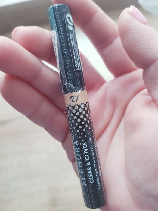 Nowy Korektor przeciw niedoskonałościom marki Sephora odcień 27.