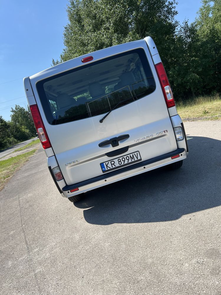 Wynajem, wypożyczalnia busa 9-osobowego
