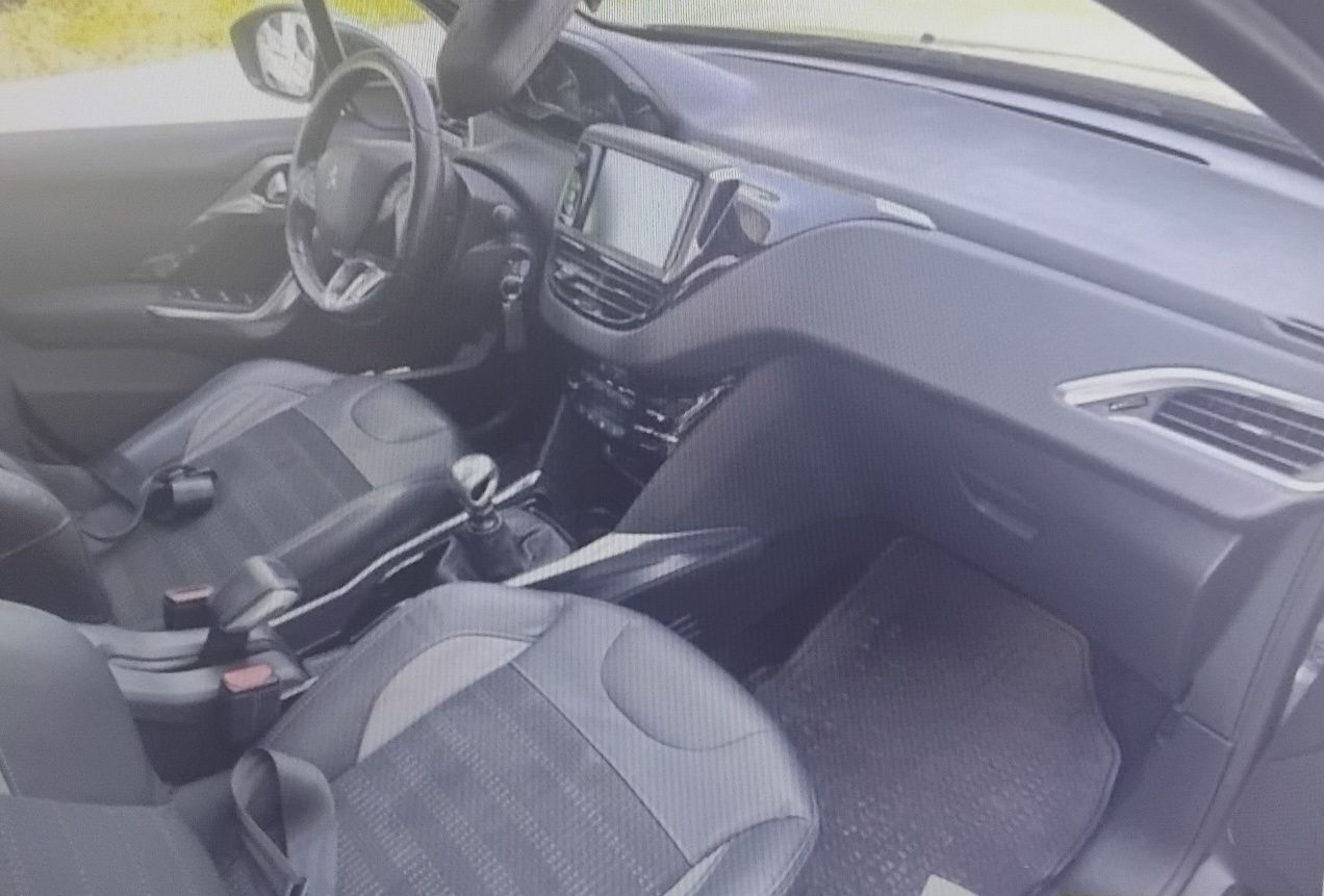 vendo Peugeot 2008 1.6 HDI com 103 mil km salvado acidentado batido
