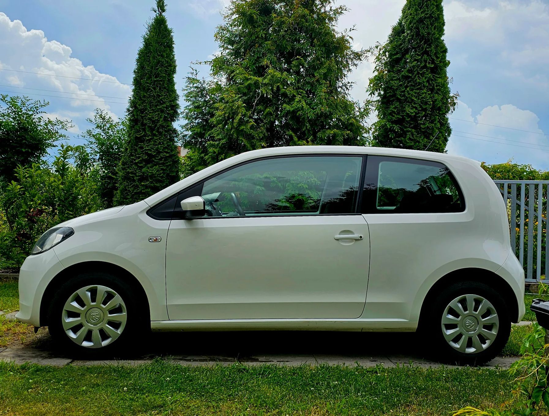 Skoda Citigo ekonomiczna instalacja LPG, czujniki parkowania, skórzana kierownica