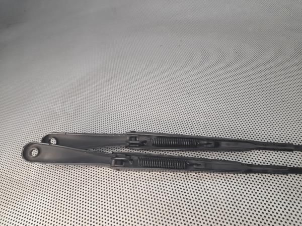 Haste / braço de escova limpa vidros frente direita RENAULT Master III