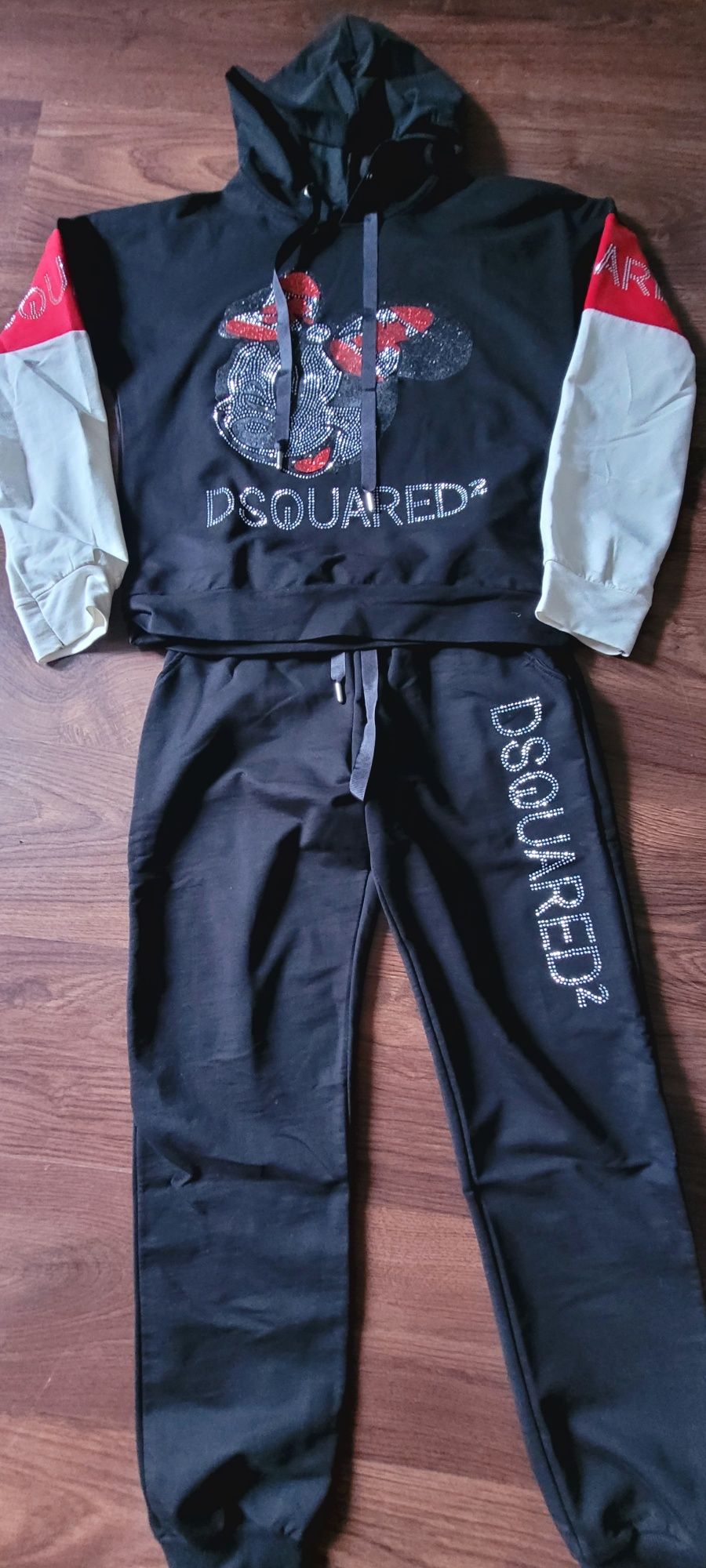 Dres z nadrukiem Myszka Miki M-L