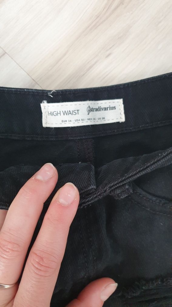 Spodenki jeansowe Stradivarius