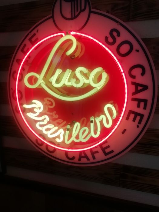 Neon Luminoso a funcionar