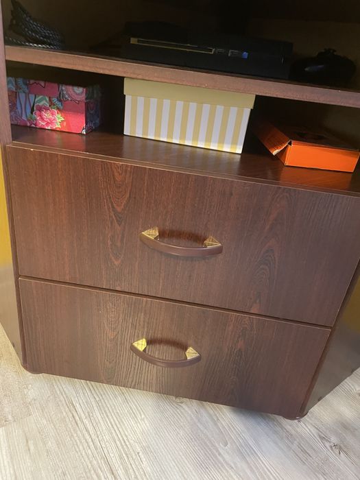 Stolik pod TV rogowy 50 zł