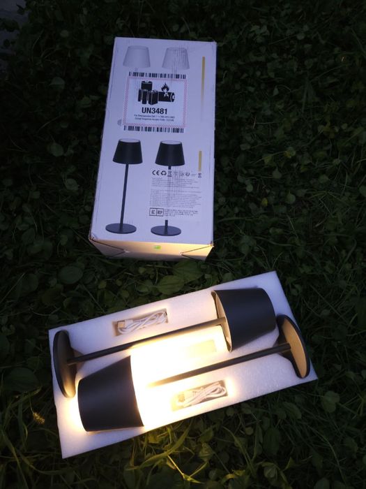 Бездротові настільні лампи