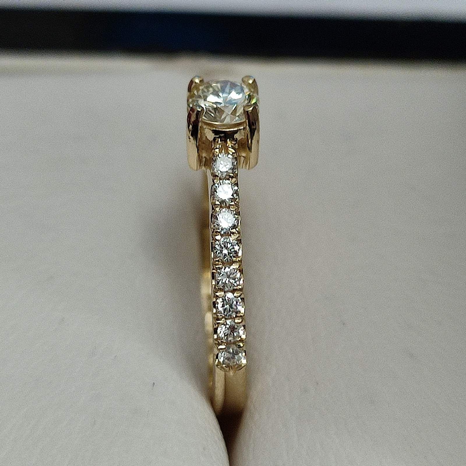 Золотое кольцо 0.56 ct. Бриллианты.