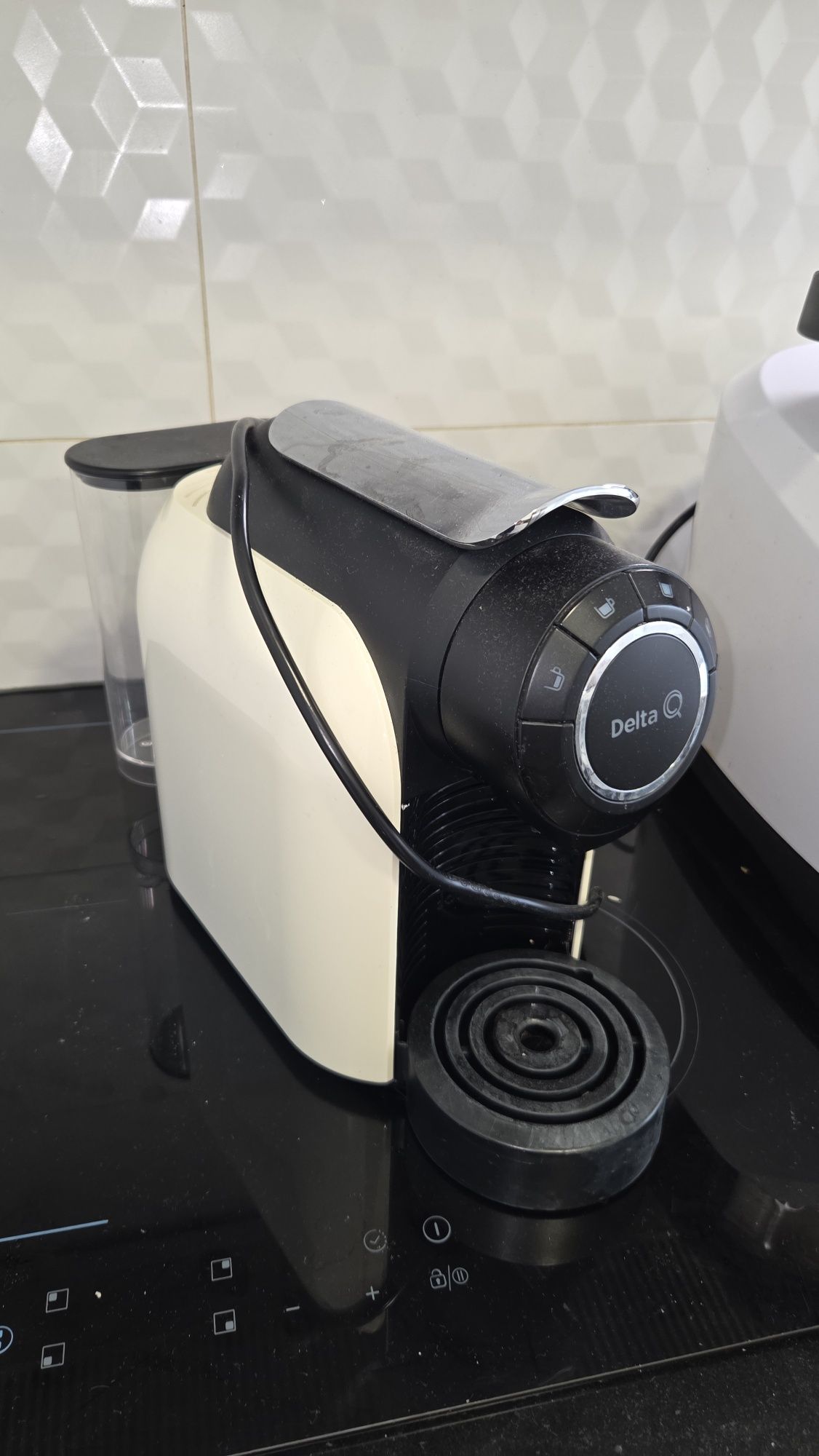 Máquina de Café Delta Q (avariada)