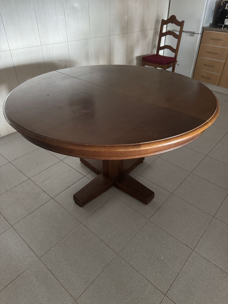Mesa de cozinha.