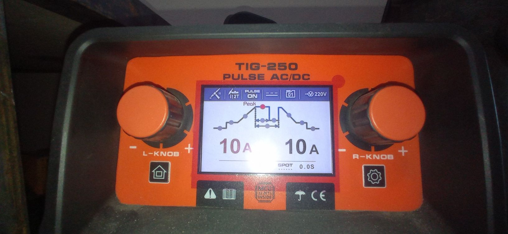 Зварювальний апарат Іскра Tig 250 ac/dc комплект