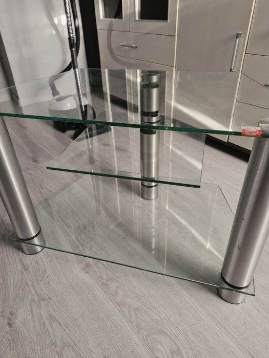 Stolik szklany pod TV