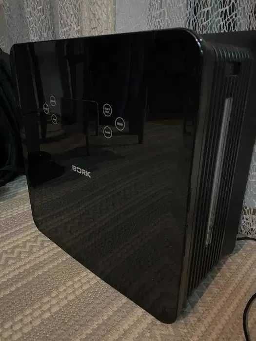 Зволожувач повітря Bork Q710 + новий картридж