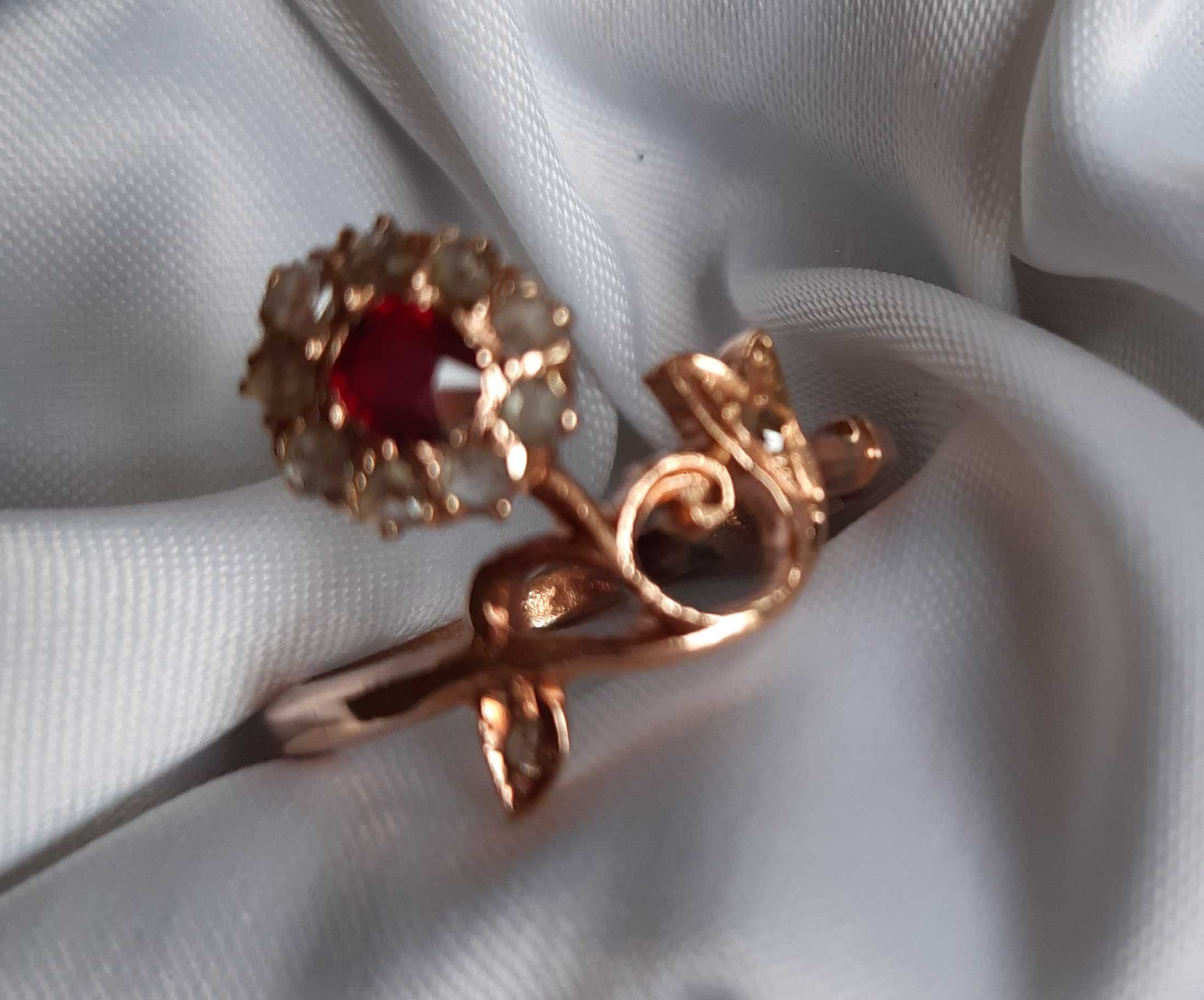Антикварное кольцо царского периода с бриллиантами и рубином