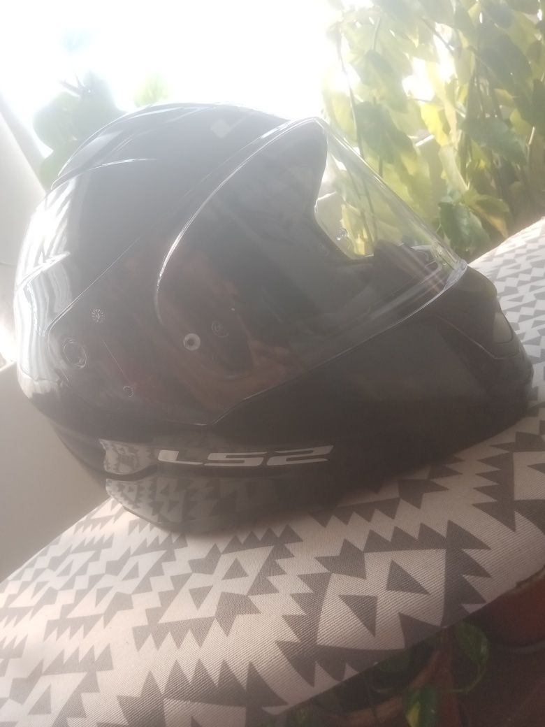 Capacete de mota ls2