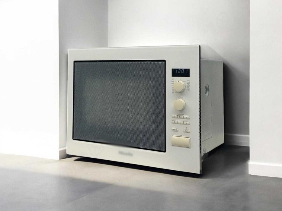 Мікрохвильова піч Miele / Мілле M 6022 / 17 л, біла