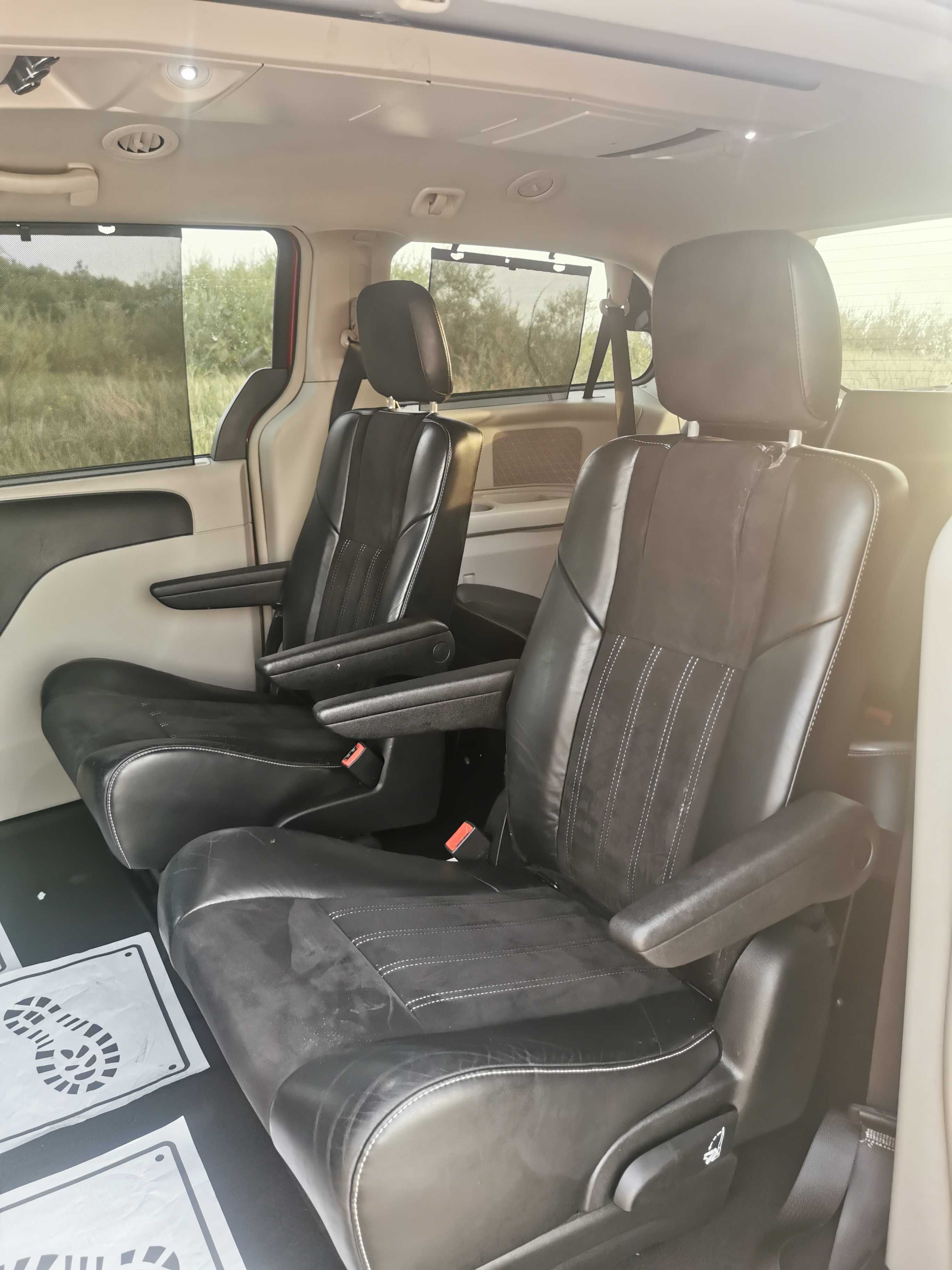 2014 Chrysler Town & Country bogata wersja rocznicowa