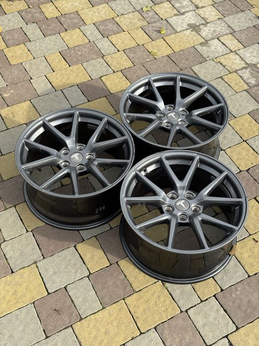 Tesla Model 3 оригінальний рестайлінговий диск r18 2021-2023