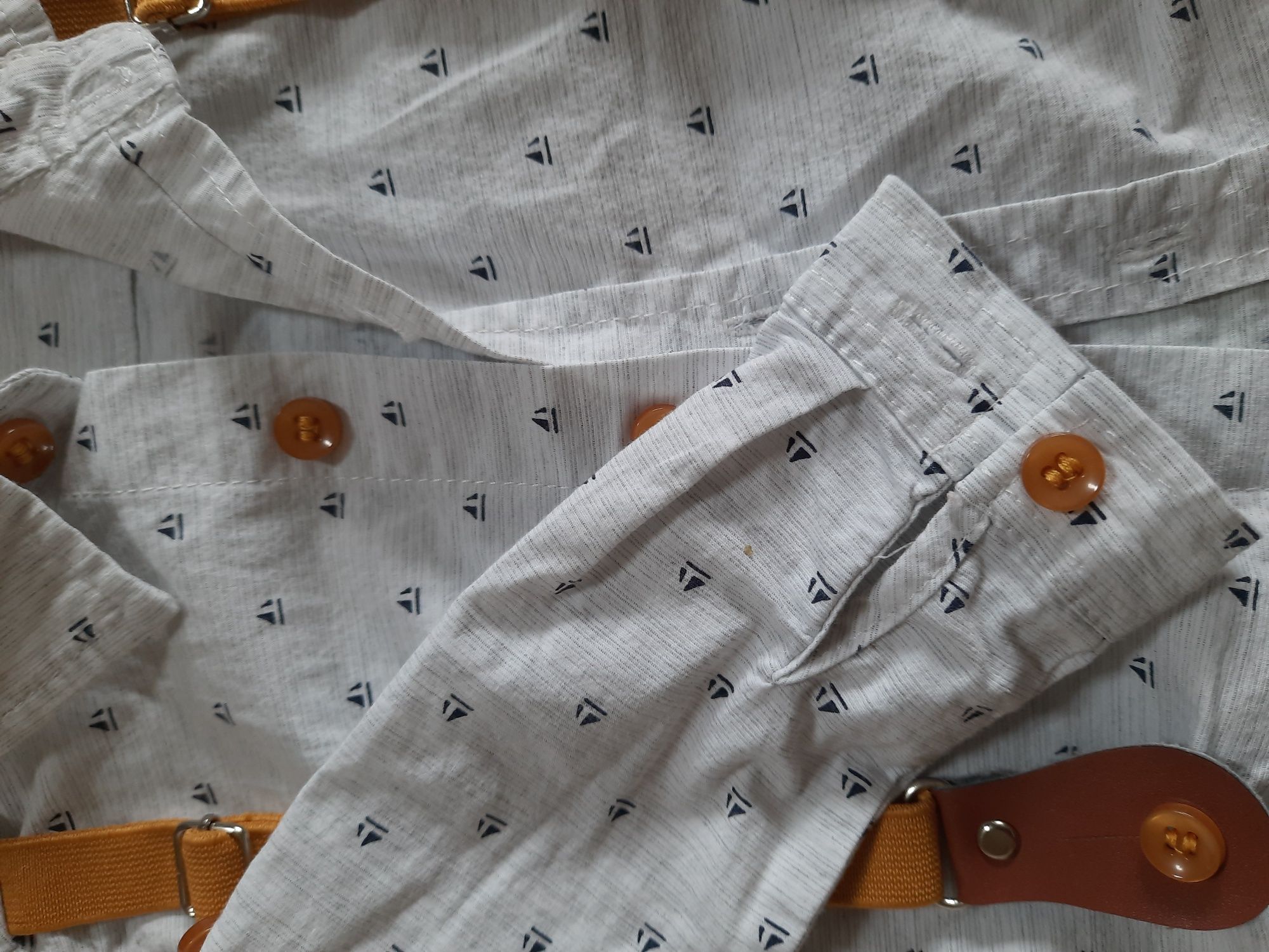 68 koszula elegancka szelki guziki biała wzorek