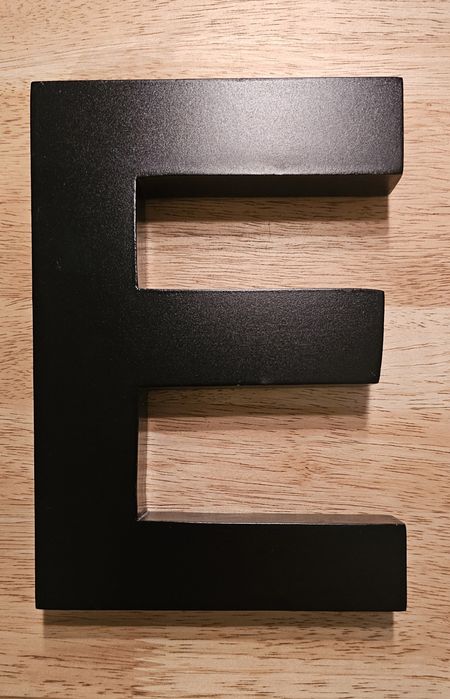 Litera E / duża litera