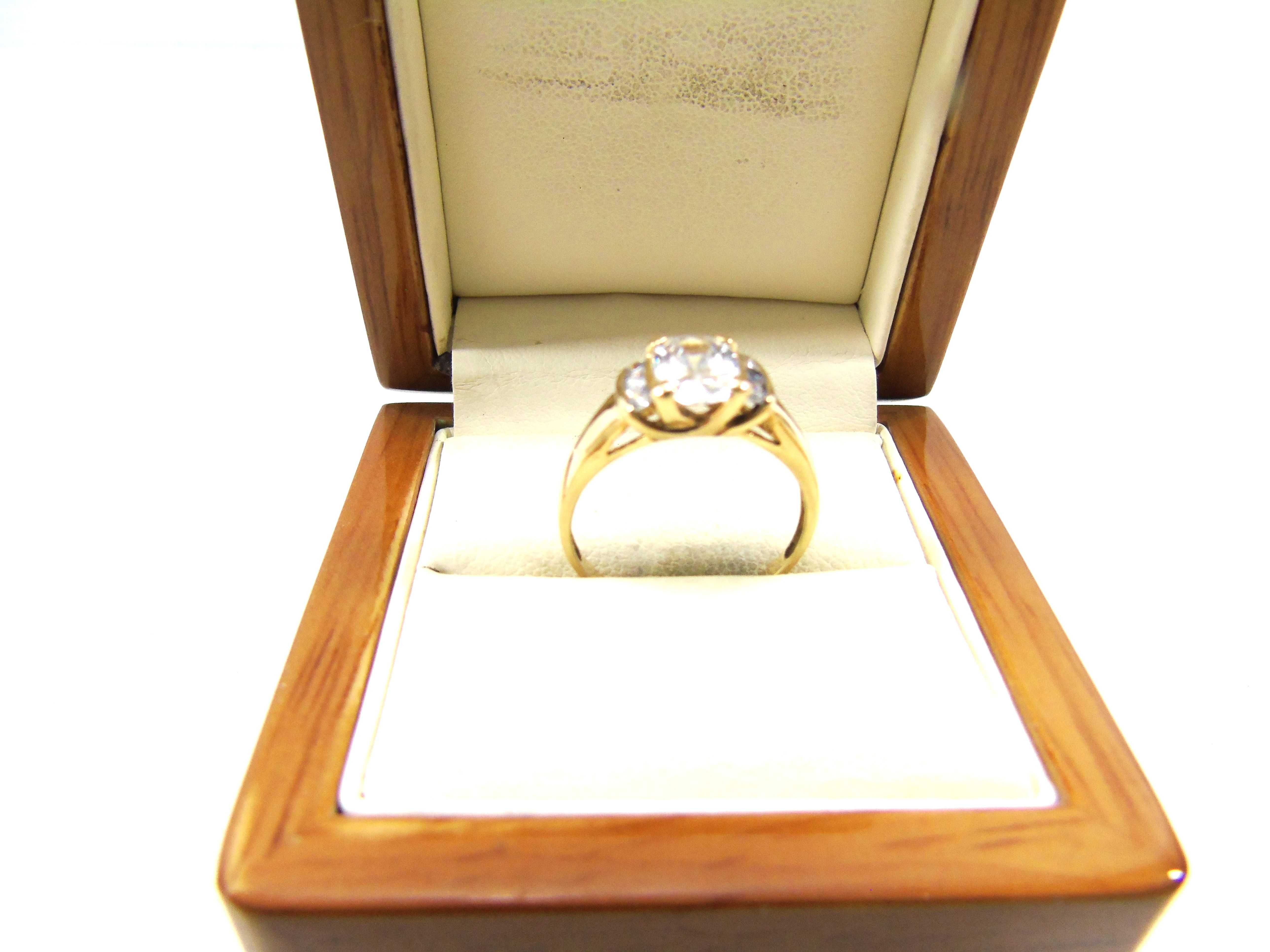 Złoty pierścionek PR.585 R.18 Lombard Żuromin Loombard