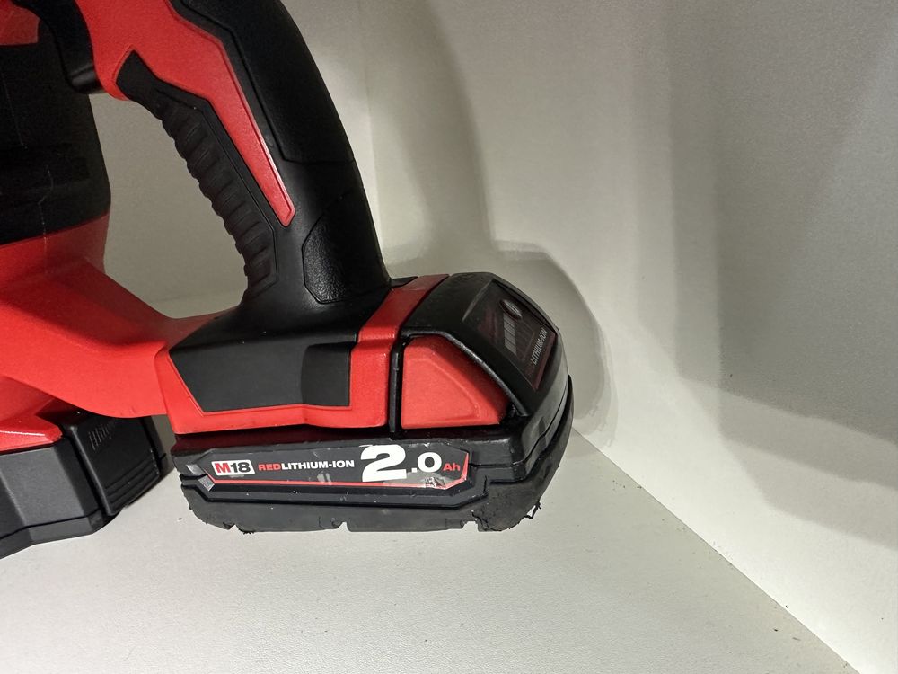 Пилосос акумуляторний Milwaukee M18 CV +аккум 2аг