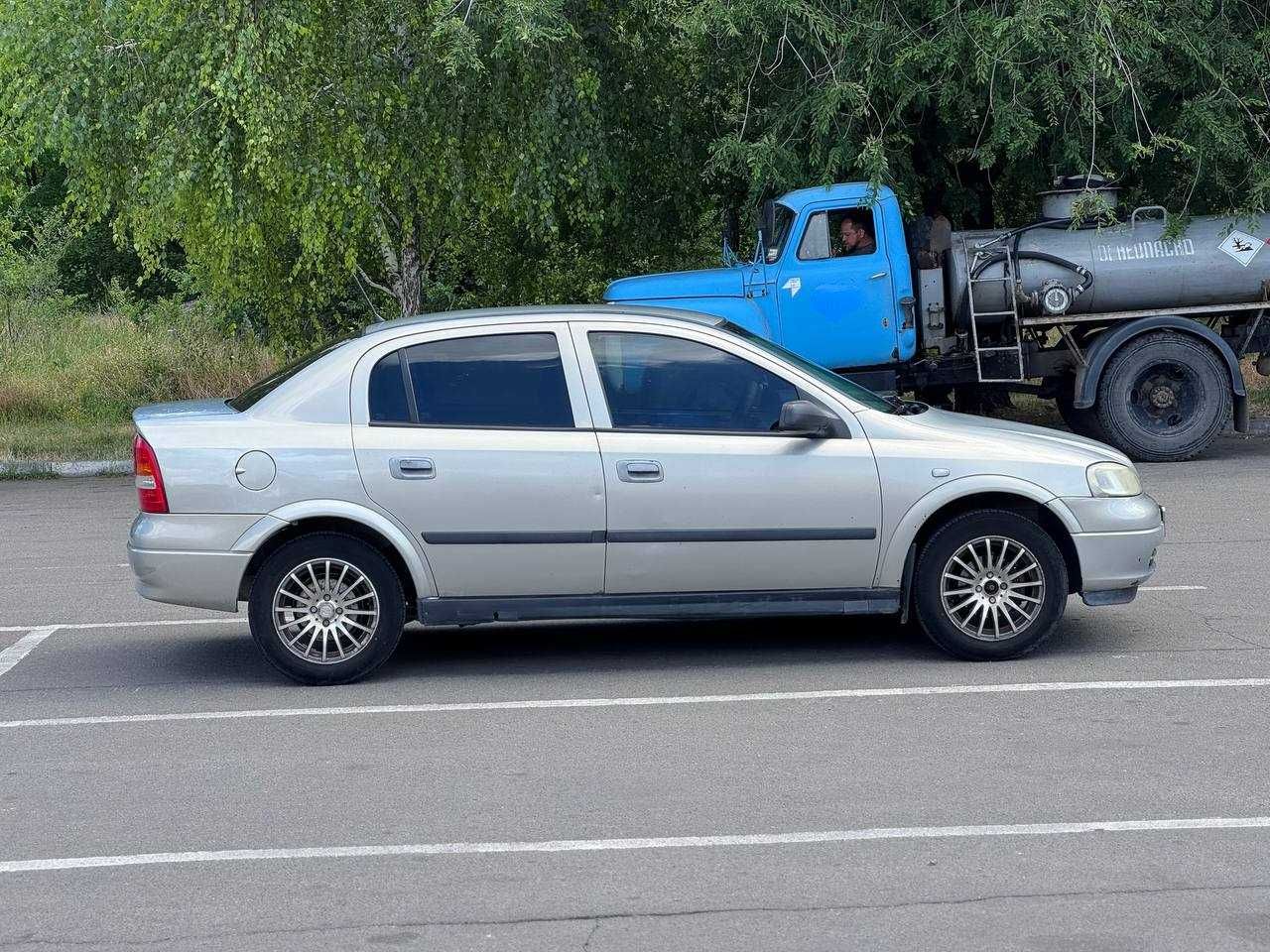 Opel Astra 2008 1.6 Мкпп.
