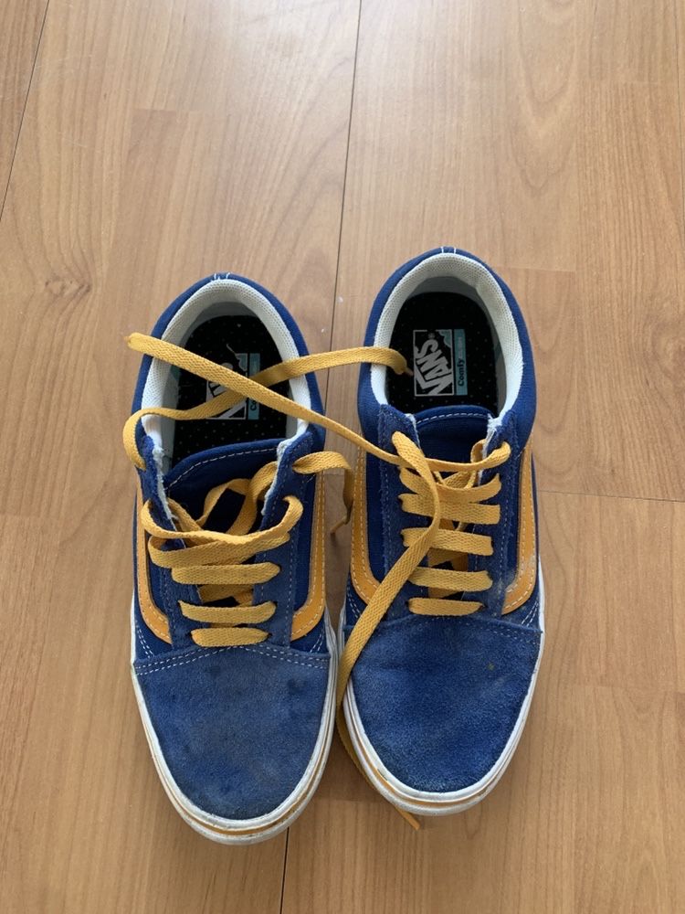 Vans tamanho 36 — praticamente novos!!